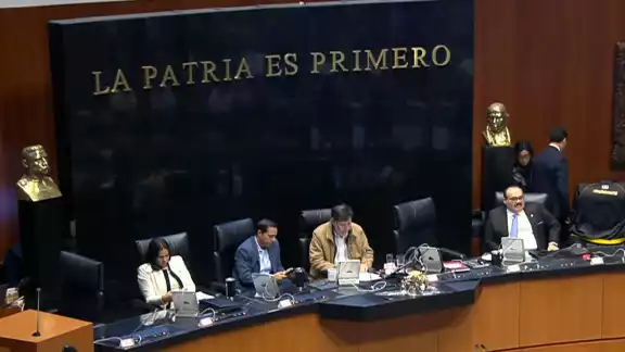 La reforma, que modifica los artículos 19 y 40 de la Constitución, establece que México no permitirá intervenciones extranjeras La reforma, que modifica los artículos 19 y 40 de la Constitución, establece que México no permitirá intervenciones extranjeras