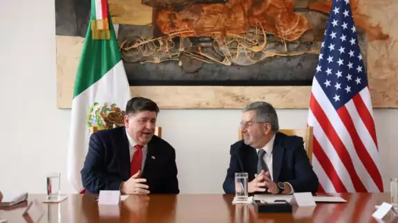 JB Pritzker, gobernador de Illinois y el canciller de México, Juan Ramón de la Fuente JB Pritzker, gobernador de Illinois y el canciller de México, Juan Ramón de la Fuente