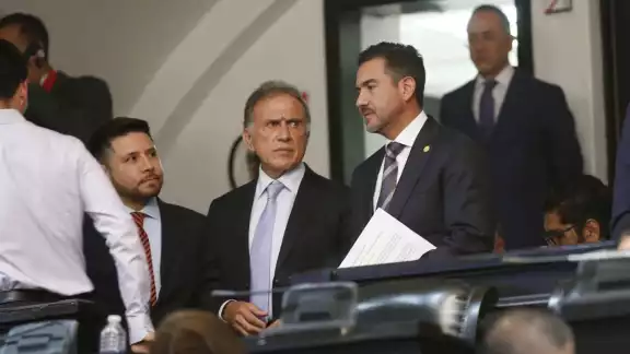 La mandataria detalló que el apoyo de los Yunes, no está vinculado a la eliminación de posibles carpetas de investigación, La mandataria detalló que el apoyo de los Yunes, no está vinculado a la eliminación de posibles carpetas de investigación,
