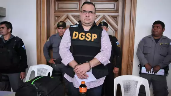 El exgobernador de Veracruz, Javier Duarte, podría alcanzar su libertad antes de concluir su condena