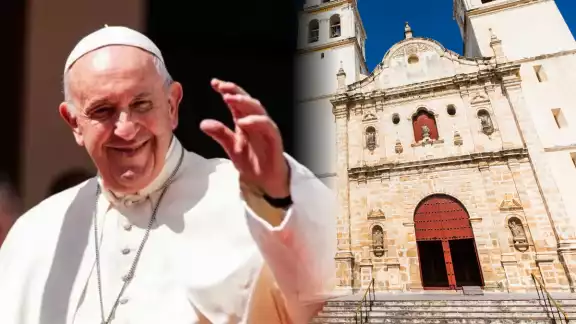 El Papa Francisco falleció el 21 de abril, dejando la Sede Vacante en la Iglesia Católica.