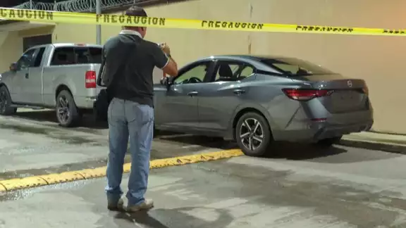 Encuentran vehículo con reporte de robo en la colonia Primero de Mayo en Ciudad del Carmen