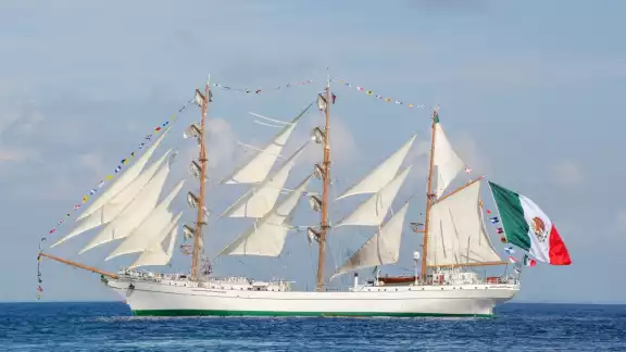 El Buque Escuela Cuauhtémoc llegó a Puerto Progreso, Yucatán