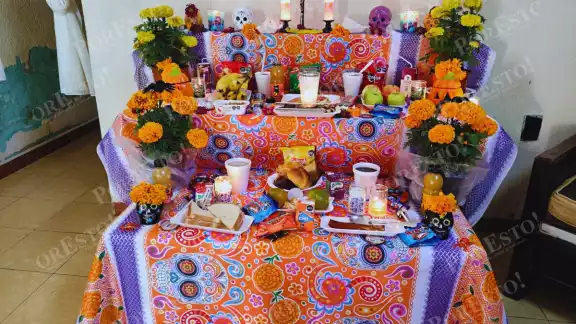 El Día de Muertos es compartir, rezar y honrar a quienes amamos El Día de Muertos es compartir, rezar y honrar a quienes amamos