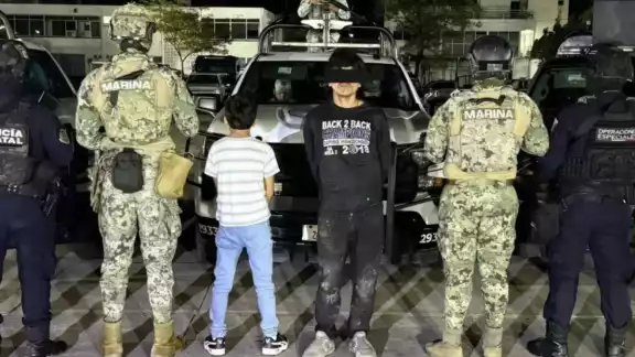 Conocido como ‘El Niño Sicario’, el menor de 15 años fue detenido por elementos de seguridad en Tabasco Conocido como ‘El Niño Sicario’, el menor de 15 años fue detenido por elementos de seguridad en Tabasco