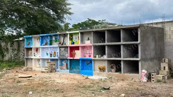 Se saturan tumbas en Hopelchén; solo quedan siete criptas disponibles Se saturan tumbas en Hopelchén; solo quedan siete criptas disponibles