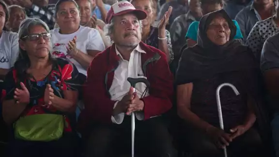 Se ha clasificado a los adultos mayores y personas con discapacidad en cuatro grupos de riesgo