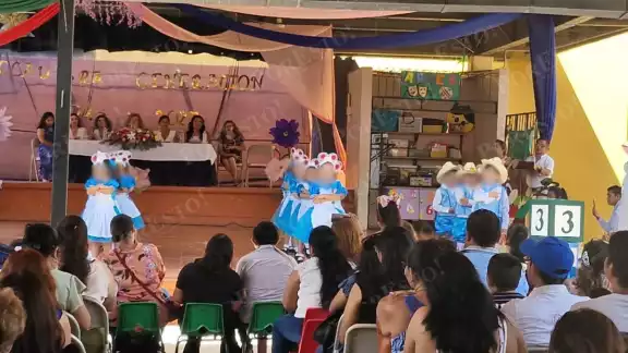 Alumnos concluyen ciclo escolar con celebraciones y reconocimientos Alumnos concluyen ciclo escolar con celebraciones y reconocimientos