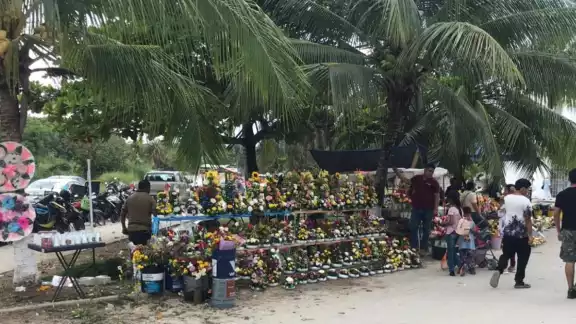 Bajas ventas por Día de Muertos; vendedores no lograron darla salida a su producto