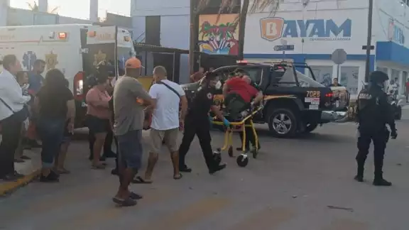 El hombre lesionado fue enviado a un hospital en Progreso El hombre lesionado fue enviado a un hospital en Progreso
