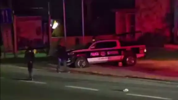 Hombres armados Ejecutaron a un hombre dentro de un hospital y al salir acribillar a dos policías en Atlixco, Puebla Hombres armados Ejecutaron a un hombre dentro de un hospital y al salir acribillar a dos policías en Atlixco, Puebla