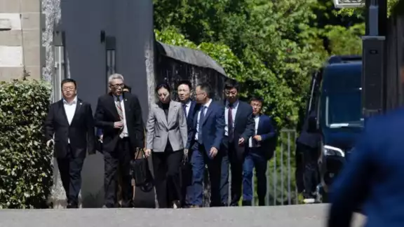 Durante tres horas por la mañana y una nueva sesión en la tarde, las delegaciones intercambiaron posiciones sobre los aranceles