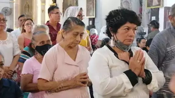 Ciudad del Carmen: entre la incertidumbre económica y el consuelo espiritual Ciudad del Carmen: entre la incertidumbre económica y el consuelo espiritual
