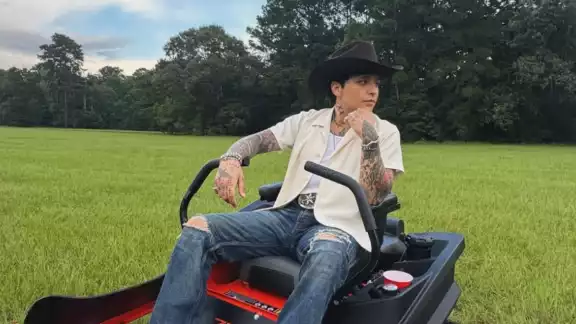 Christian Nodal revela si va a luchar para que su hija viva con él y Ángela Aguilar