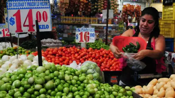 La inflación general en México alcanzó 4.56 % anual en la primera quincena de noviembre La inflación general en México alcanzó 4.56 % anual en la primera quincena de noviembre