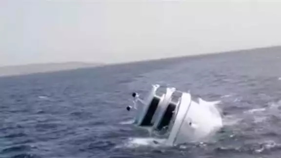 El naufragio del barco turístico “Sea Story” en el Mar Rojo dejó un saldo preliminar de 17 desaparecidos El naufragio del barco turístico “Sea Story” en el Mar Rojo dejó un saldo preliminar de 17 desaparecidos