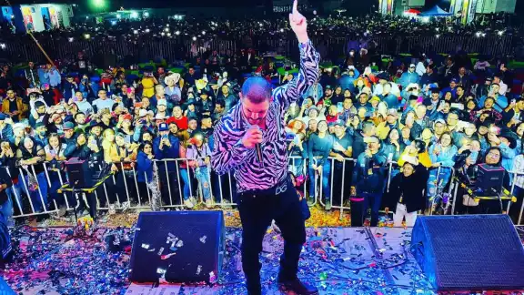 Cada vez más cantantes se enfrentan a la prohibición de este tipo de corridos. Cada vez más cantantes se enfrentan a la prohibición de este tipo de corridos.