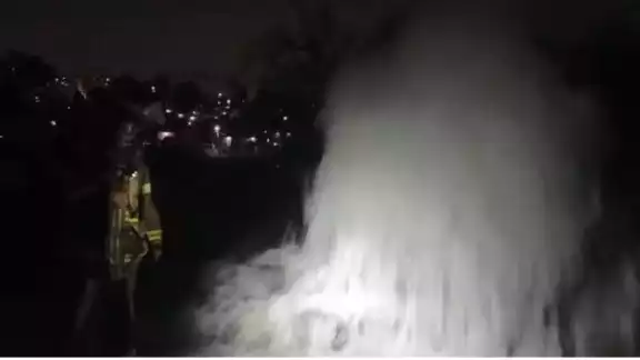 Controlan fuga de agua en Atizapán de Zaragoza tras fractura de ducto del Sistema Cutzamala Controlan fuga de agua en Atizapán de Zaragoza tras fractura de ducto del Sistema Cutzamala
