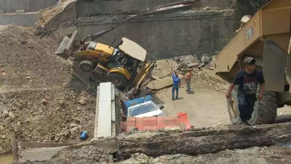 Así terminó el puente vehicular en San Luis Potosí Así terminó el puente vehicular en San Luis Potosí