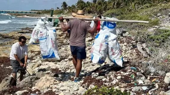 Playas abandonadas de Mahahual registran gran presencia de basura Playas abandonadas de Mahahual registran gran presencia de basura