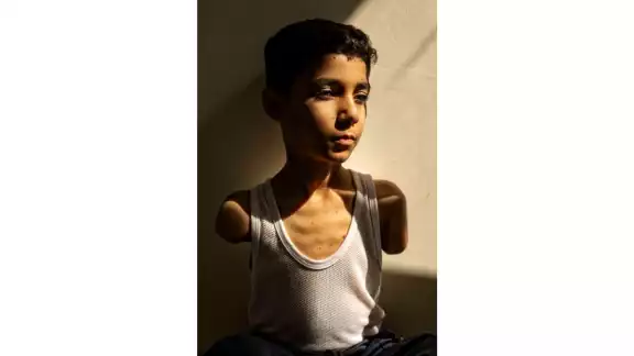 La imagen de Mahmoud, tomada en un complejo residencial donde él y la fotógrafa comparten refugio