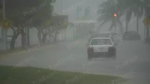 Los próximos días la situación será de agobiante calor en la mañana y aguaceros de tarde. Los próximos días la situación será de agobiante calor en la mañana y aguaceros de tarde.