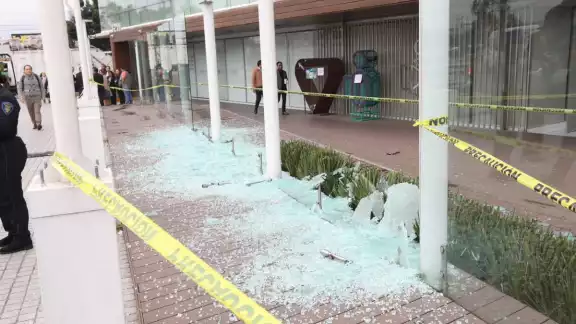 Durante la madrugada de este miércoles las instalaciones del INAI fueron vandalizadas Durante la madrugada de este miércoles las instalaciones del INAI fueron vandalizadas