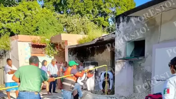 ¡De milagro! Rescatan con vida a abuelita que cayó en pozo de 8 metros en Dzitbalché, Campeche ¡De milagro! Rescatan con vida a abuelita que cayó en pozo de 8 metros en Dzitbalché, Campeche