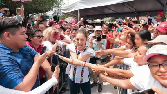 Claudia Sheinbaum durante un evento de campaña política en 2024 Claudia Sheinbaum durante un evento de campaña política en 2024