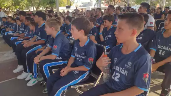 Futbolistas yucatecos serán condecorados por la gobernadora interina María Fritz Sierra