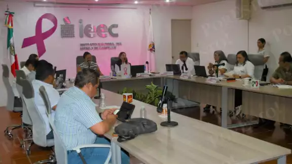 El Consejo General del IEEC rechazó, por mayoría, la propuesta del PAN para investigar la denuncia de Diana Novelo Solís contra la consejera Rocío Palma. El Consejo General del IEEC rechazó, por mayoría, la propuesta del PAN para investigar la denuncia de Diana Novelo Solís contra la consejera Rocío Palma.