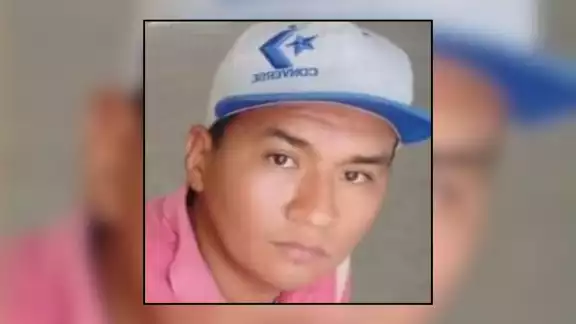 Padece de Esquizofrenia paranoica y está bajo tratamiento médico. Padece de Esquizofrenia paranoica y está bajo tratamiento médico.
