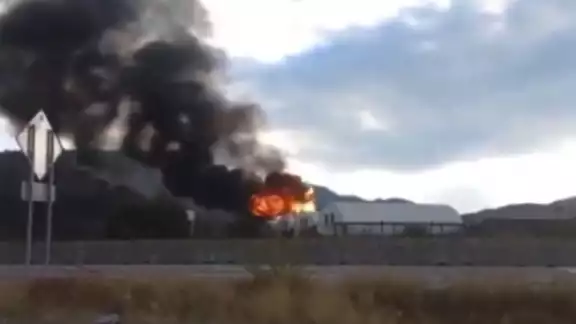 En las labores de sofocación participan bomberos y Protección Civil de Hidalgo y el Estado de México