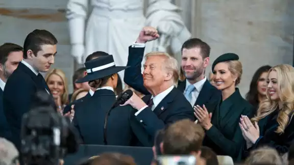 En su primer discurso como presidente de Estados Unidos,  Donald Trump insistió en la necesidad de restaurar la grandeza de EE.UU.