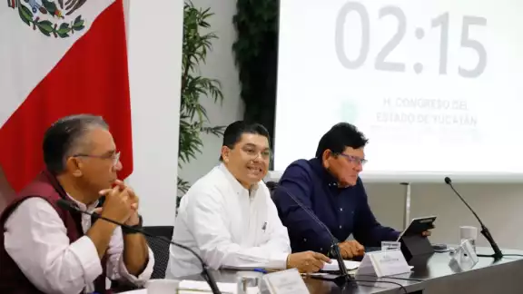 Diputados de Yucatán aprueban Ley del ISSSTEY: reducen la edad de jubilación de 65 a 55 años Diputados de Yucatán aprueban Ley del ISSSTEY: reducen la edad de jubilación de 65 a 55 años