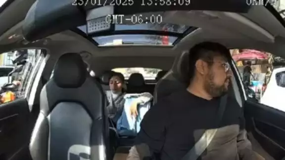 En la grabación que se viralizó en redes sociales, la mujer lanza una amenaza directa al conducto En la grabación que se viralizó en redes sociales, la mujer lanza una amenaza directa al conducto