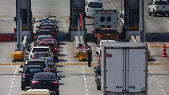 Las autoridades recomendaron a los automovilistas tomar previsiones, salir con tiempo Las autoridades recomendaron a los automovilistas tomar previsiones, salir con tiempo