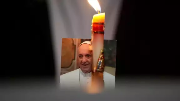 A diferencia de sus predecesores, el Papa Francisco estableció cambios importantes en los protocolos funerarios A diferencia de sus predecesores, el Papa Francisco estableció cambios importantes en los protocolos funerarios