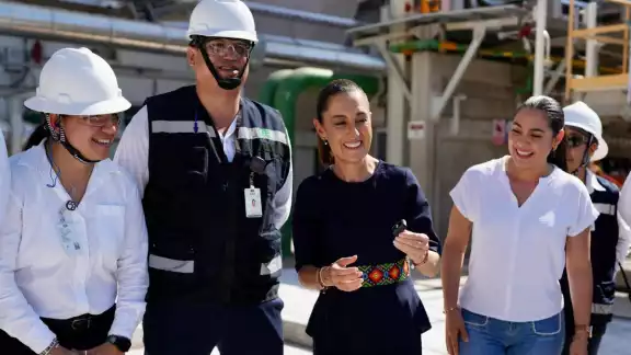 La presidenta Claudia Sheinbaum subrayó que la CFE es “empresa del pueblo de México” La presidenta Claudia Sheinbaum subrayó que la CFE es “empresa del pueblo de México”