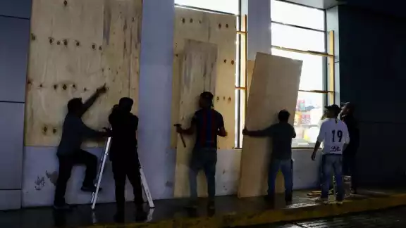El gobierno estatal y federal mantienen operativos de seguridad y atención en las zonas más vulnerables El gobierno estatal y federal mantienen operativos de seguridad y atención en las zonas más vulnerables
