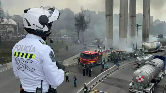 Las autoridades capitalinas mantienen varias líneas de investigación por esta explosión Las autoridades capitalinas mantienen varias líneas de investigación por esta explosión