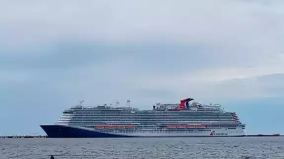 Mahahual recibe más de diez mil cruceristas Mahahual recibe más de diez mil cruceristas