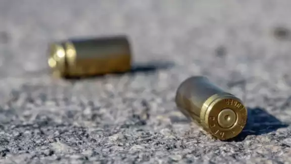 En la agresión, un guardia del fraccionamiento y otro hombre resultaron lesionados