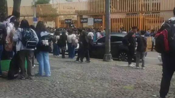 Durante la mañana de este lunes también se anunciaron la suspensión de actividades presenciales en la Facultad de Química y el CCH Naucalpan