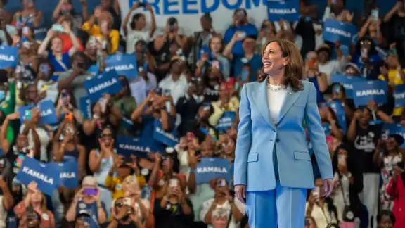 Kamala Harris enfrentará a Donald Trump en las elecciones Kamala Harris enfrentará a Donald Trump en las elecciones