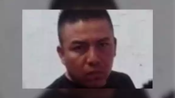 Los familiares piden ayuda a la ciudadanía para localizarlo, temiendo que pueda consumar su intento de suicidio. Los familiares piden ayuda a la ciudadanía para localizarlo, temiendo que pueda consumar su intento de suicidio.