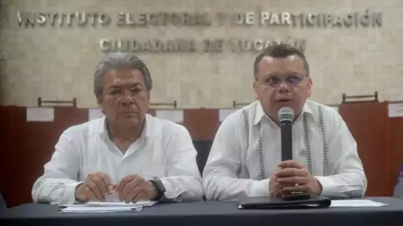 Enrique de Jesús Uc Ibarra y Moisés Bates Aguilar