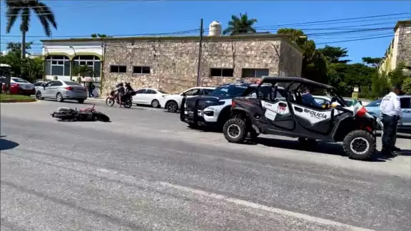 Motorepartidor de Rappi resultó lesionado tras ser impactado por una camioneta en la Avenida Casa de Justicia. Motorepartidor de Rappi resultó lesionado tras ser impactado por una camioneta en la Avenida Casa de Justicia.