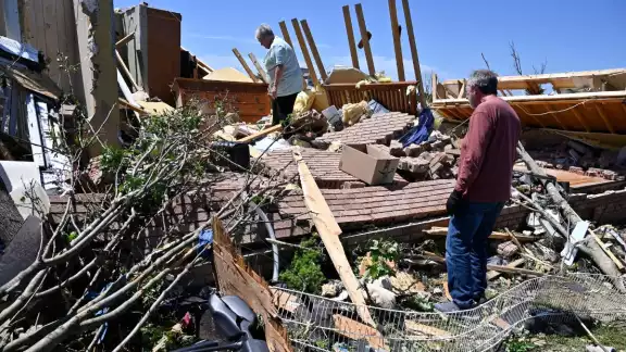 Las autoridades locales y equipos de emergencia trabajan intensamente en las labores de rescate y asistencia Las autoridades locales y equipos de emergencia trabajan intensamente en las labores de rescate y asistencia