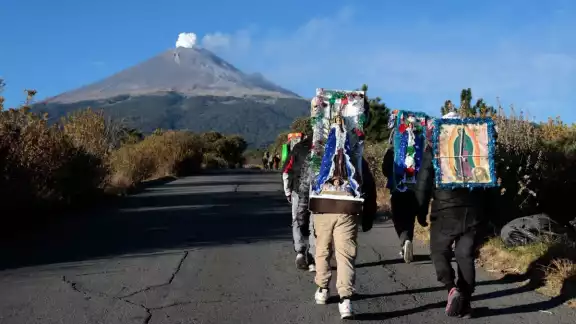 Este año la Basílica de Guadalupe espeera a más de 12 millones de fieles, para festejar a la Virgen. Este año la Basílica de Guadalupe espeera a más de 12 millones de fieles, para festejar a la Virgen.